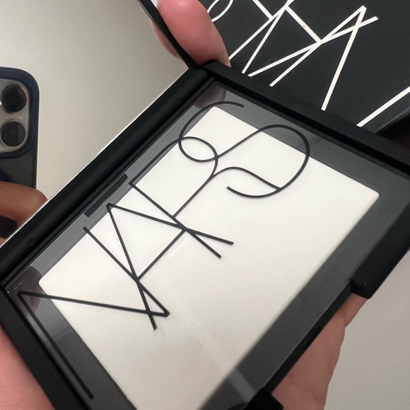 NARS LIGHT REFLECTING SETTING POWDER PRESSED TRANSLUCENT CRYSTAL Badbox 0.24oz - Picture 2 of 5